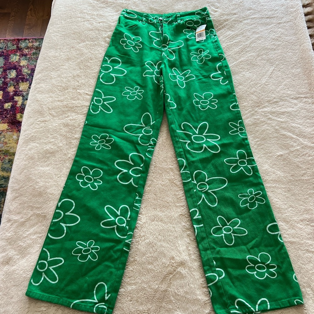 NWT Bailey Rose Jeans Size S; Green with white flowers; wide leg